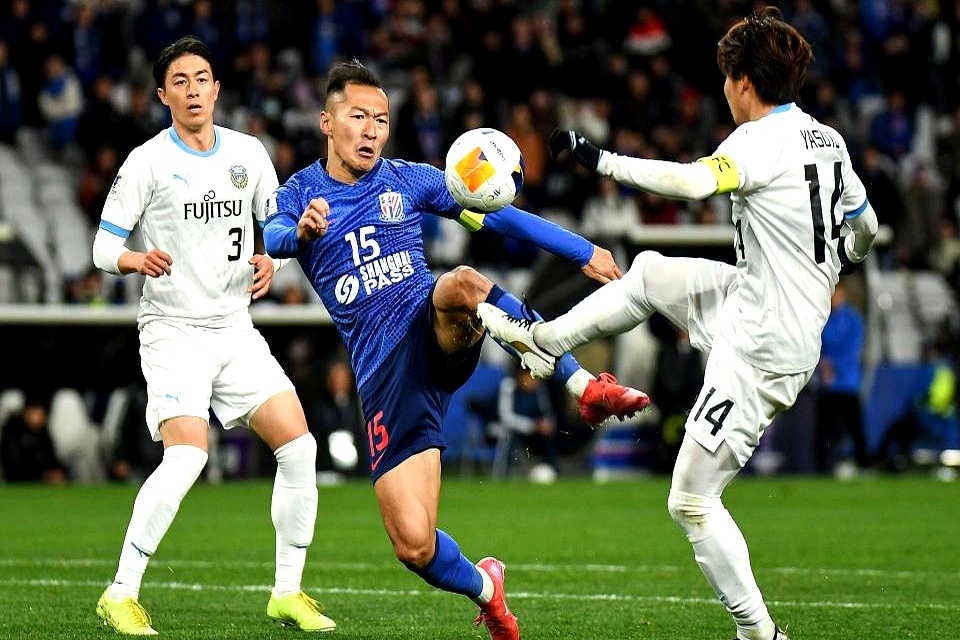 里程碑夜！上海申花豪取连胜，欧联今晨刷纪录，管理层满意，年轻球员得到机会